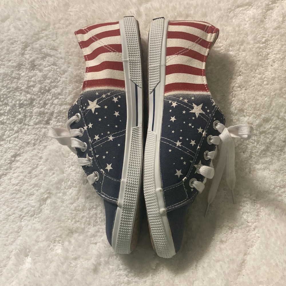 Superga red white and blue sneakers size 8 in new condition 🔥